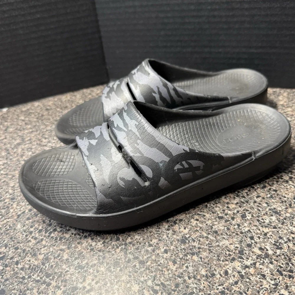 OOFOS fair preowned